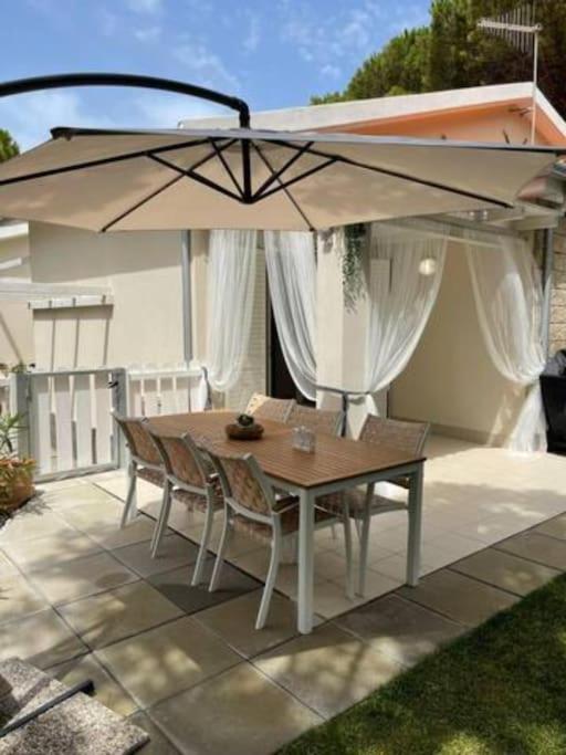 Zaffiro Casa Vacanze Al Mare Valledoria  Exteriör bild